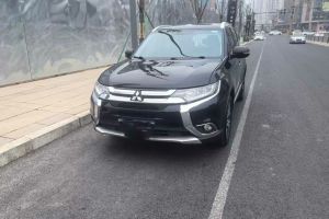 歐藍(lán)德 三菱 2.0L 兩驅(qū)榮耀版 5座
