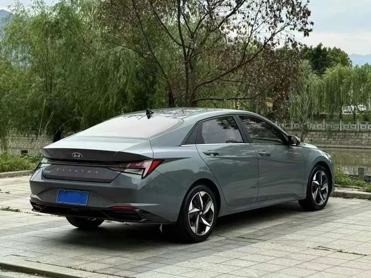 現(xiàn)代 伊蘭特  2021款 1.5L LUX尊貴版圖片