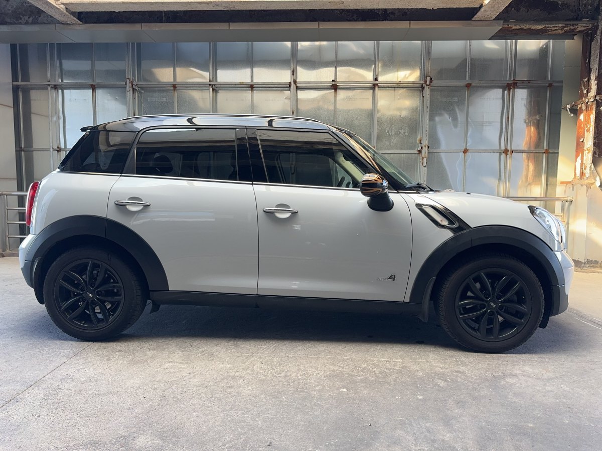 MINI COUNTRYMAN  2013款 1.6T COOPER ALL4 Excitement图片