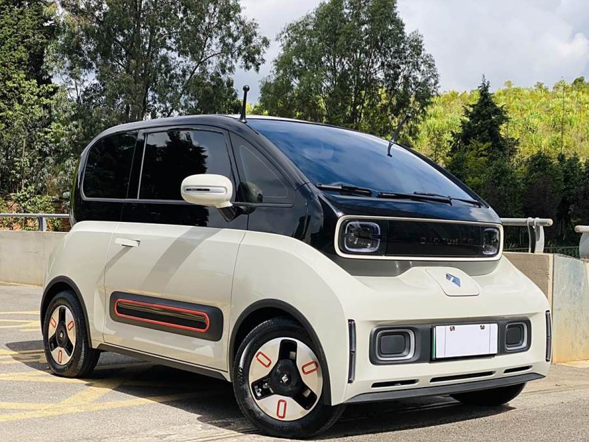 2022年7月寶駿 寶駿KiWi EV  2022款 藝術(shù)家輕享版 三元鋰