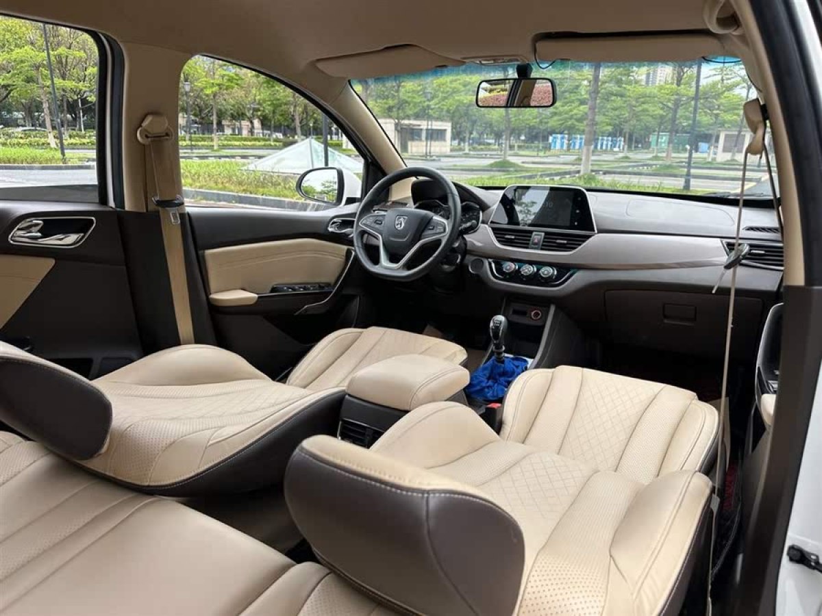 寶駿 310W  2019款  1.5L 手動(dòng)時(shí)尚型 國(guó)VI圖片