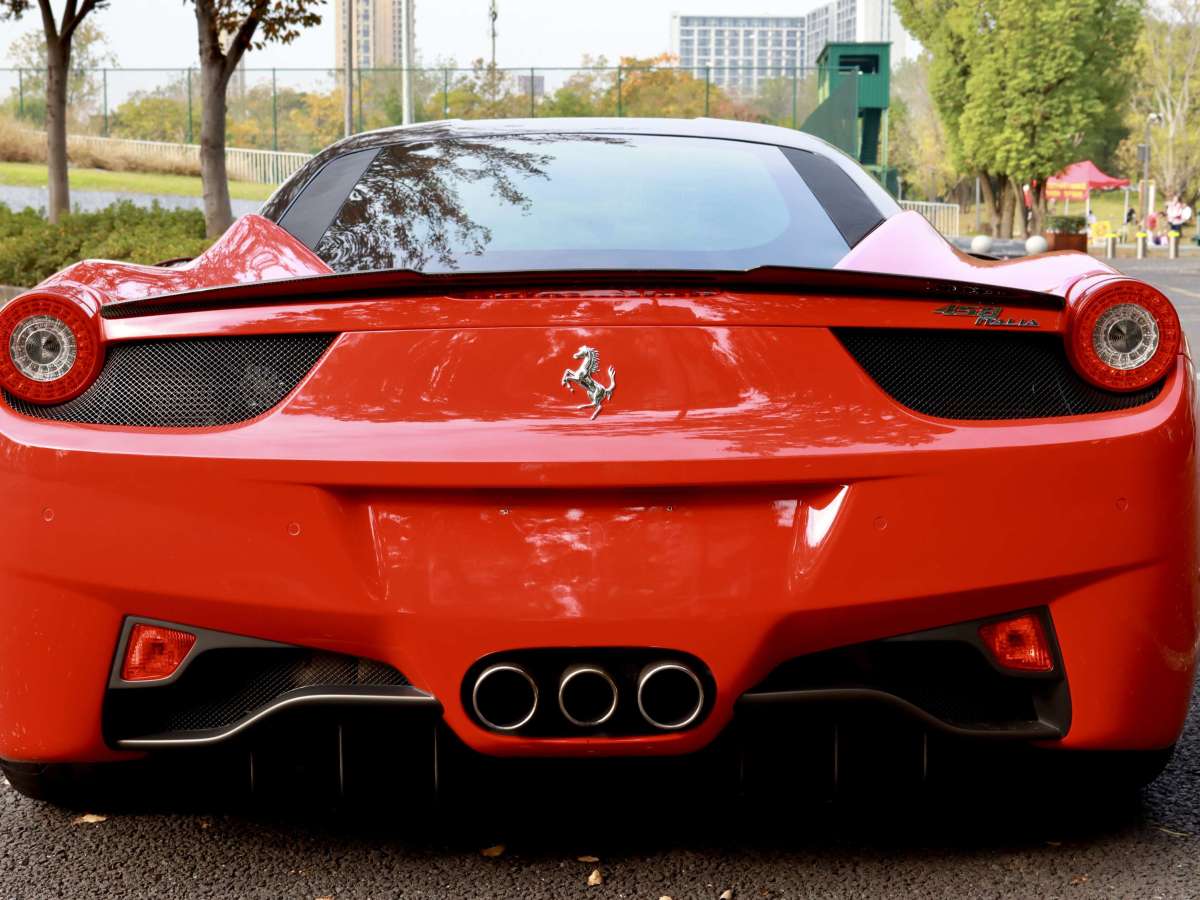 2014年12月法拉利 458  2011款 4.5L Italia