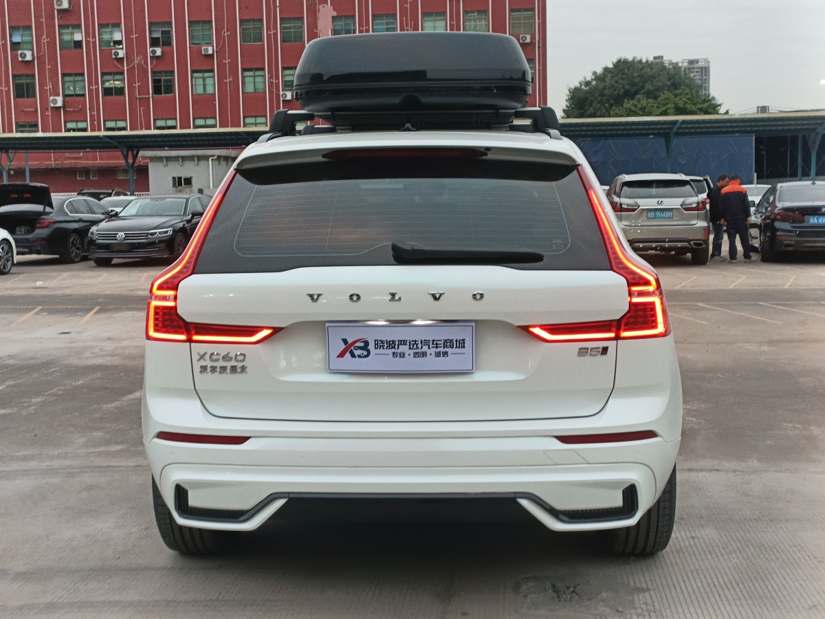 沃爾沃 XC60  2024款 B5 四驅(qū)峽灣版圖片