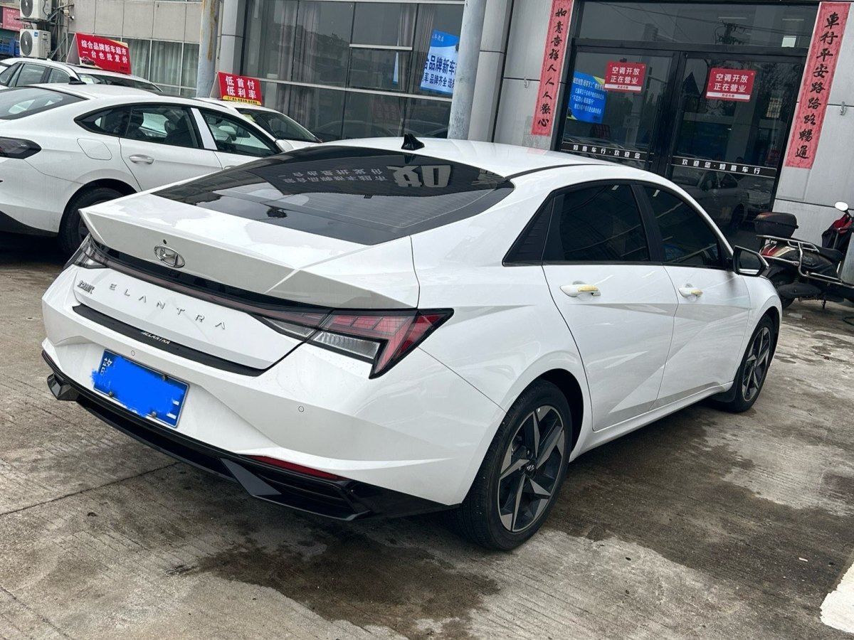 現(xiàn)代 伊蘭特  2022款 1.5L CVT LUX黑騎士限量版圖片