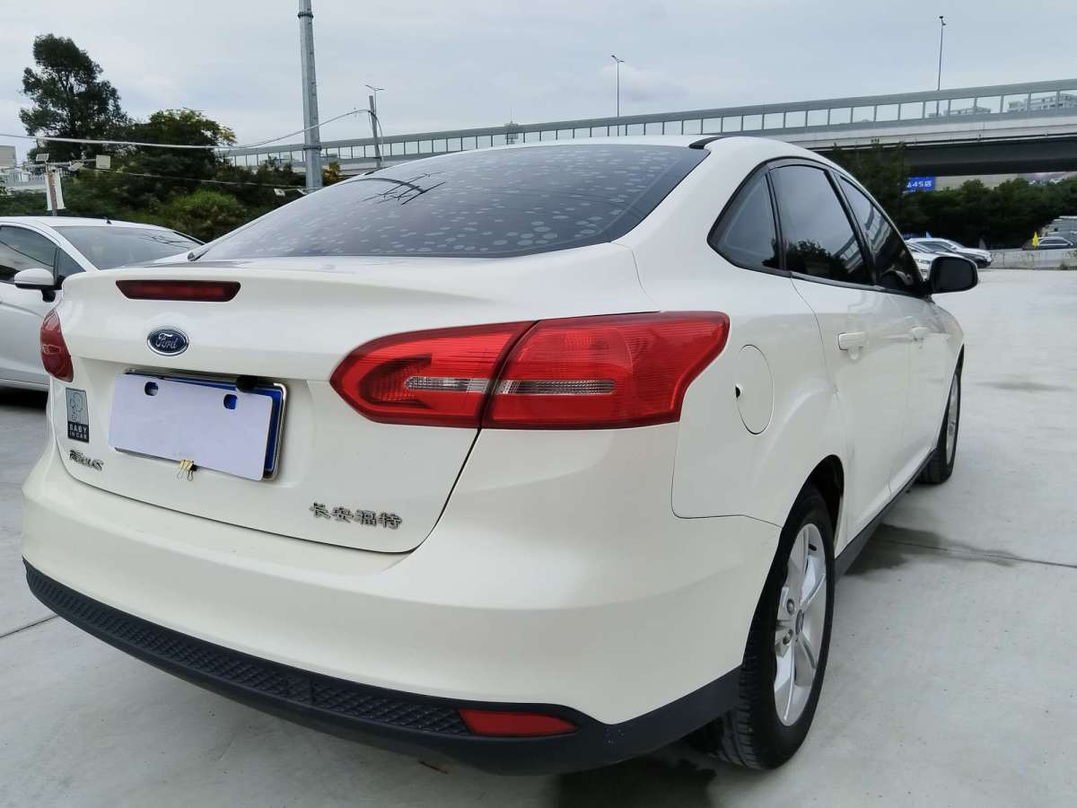 福特 福克斯  2017款 三廂 1.6L 自動(dòng)舒適型智行版圖片