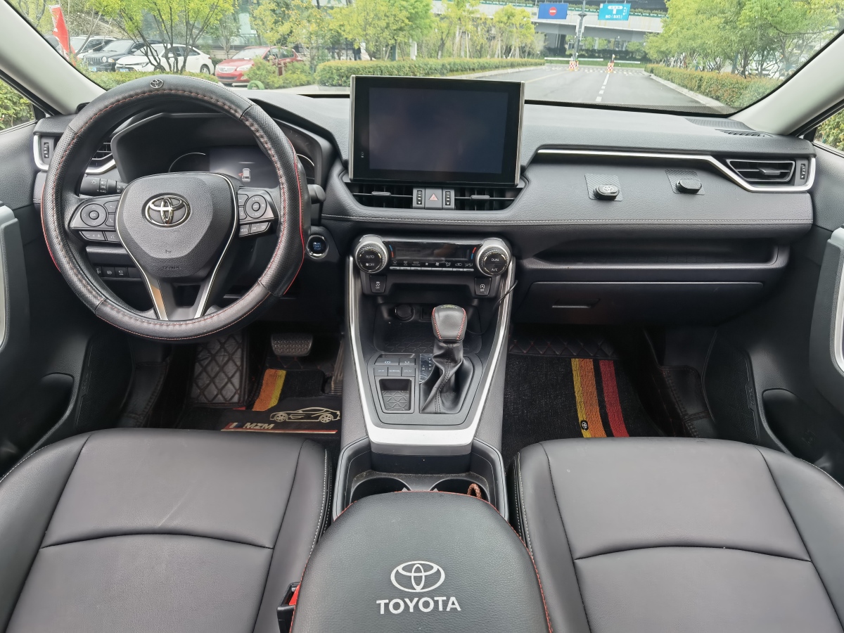 豐田 RAV4  2018款 榮放 2.0L CVT兩驅(qū)風(fēng)尚版圖片