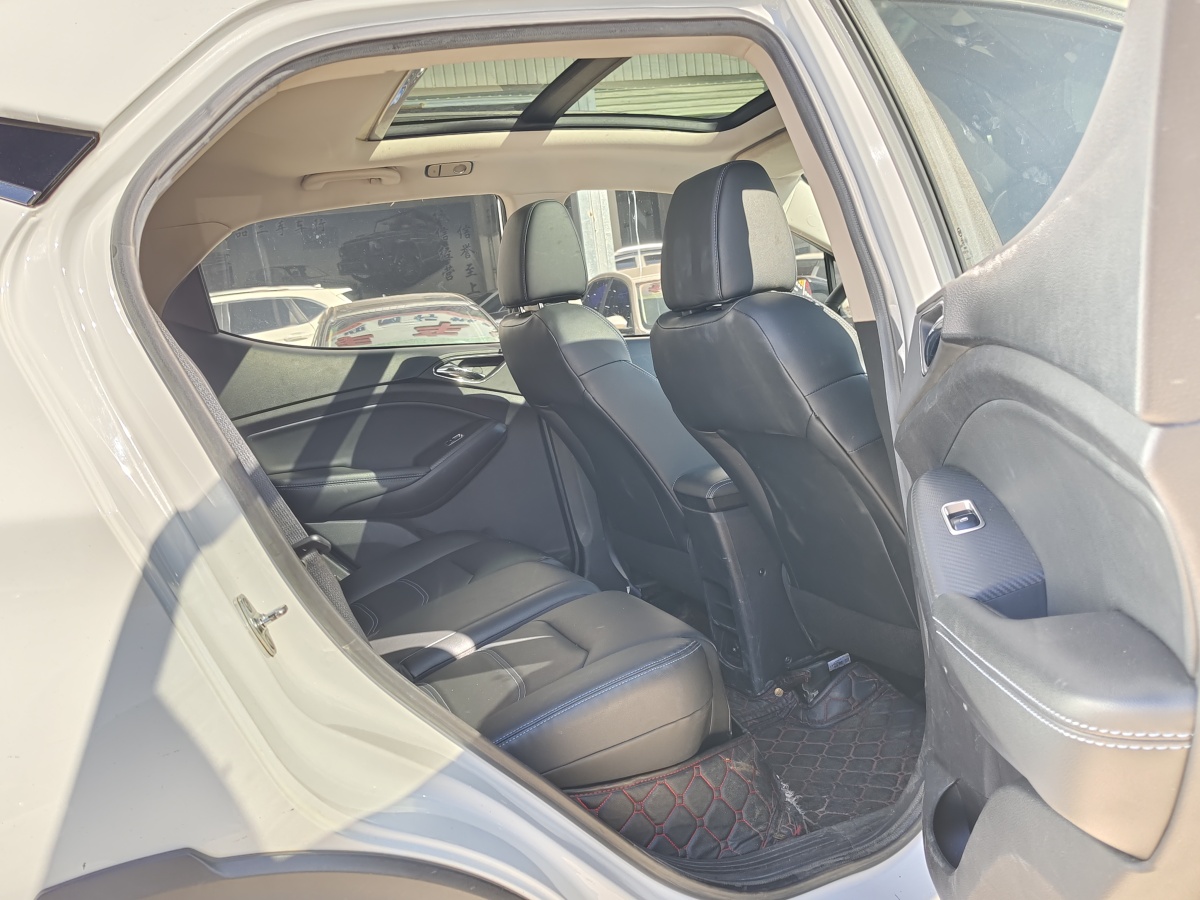 比亞迪 元新能源  2018款 EV360 智聯(lián)炫酷型圖片