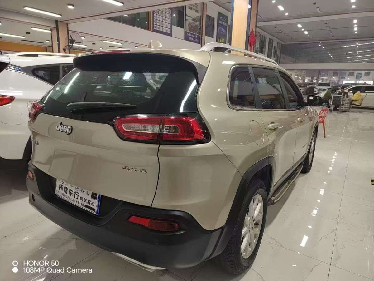 Jeep 自由光  2016款 2.4L 專業(yè)智能版圖片