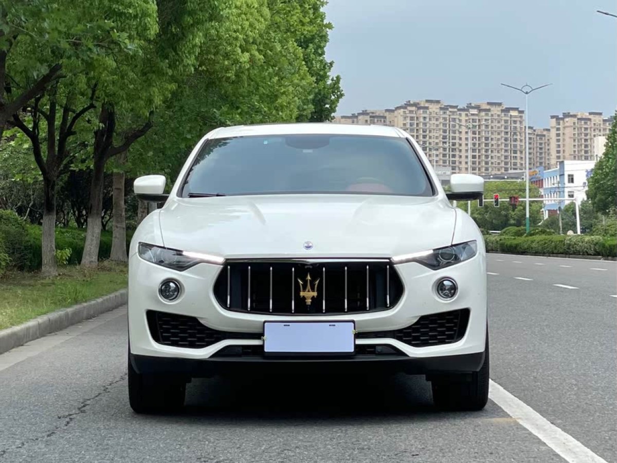 瑪莎拉蒂 Levante  2019款 3.0T 350Hp 標(biāo)準(zhǔn)版 國VI圖片