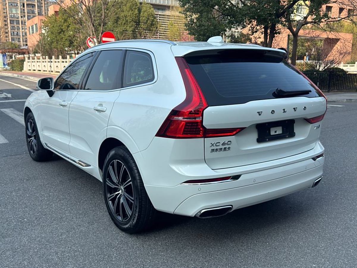 沃爾沃 XC60  2020款 T5 四驅(qū)智遠(yuǎn)豪華版圖片