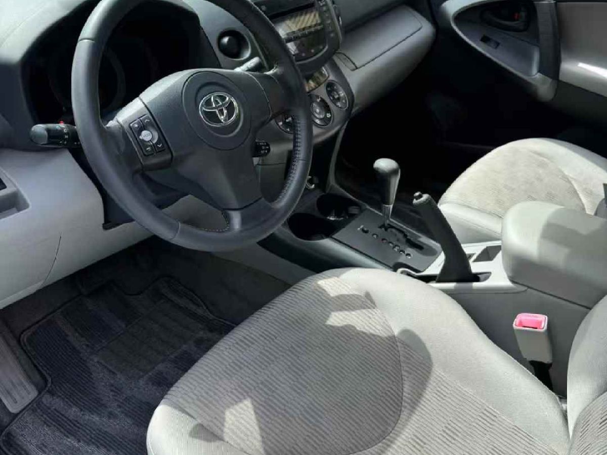 豐田 RAV4榮放  2010款 2.0L 手動(dòng)豪華升級(jí)版圖片