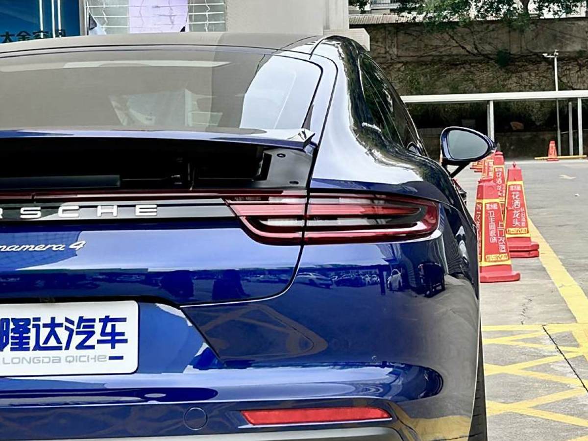 保時(shí)捷 Panamera  2019款 Panamera 4 行政加長(zhǎng)版 2.9T圖片