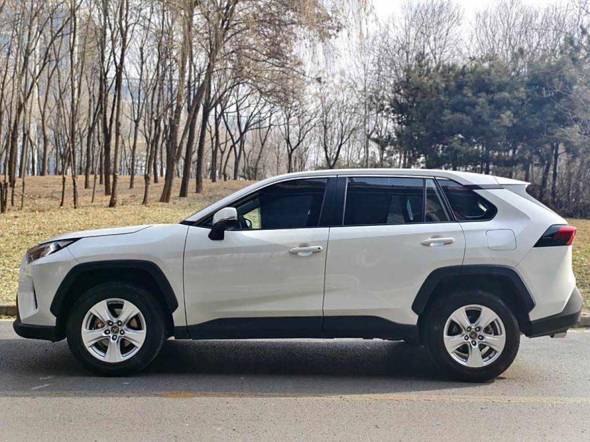 豐田 RAV4榮放  2020款 2.0L CVT兩驅(qū)都市版圖片