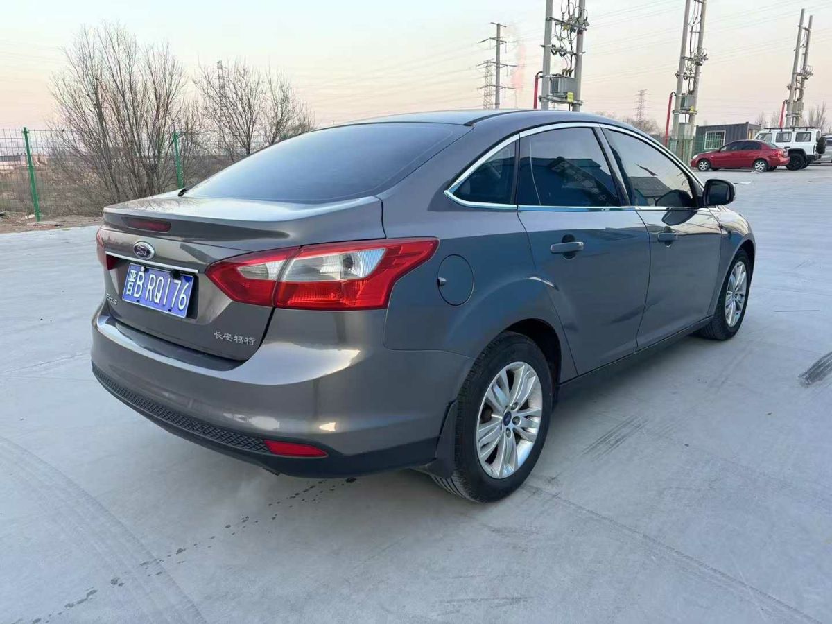 福特 ?？怂? 2013款 2.0T ST 標(biāo)準(zhǔn)版圖片