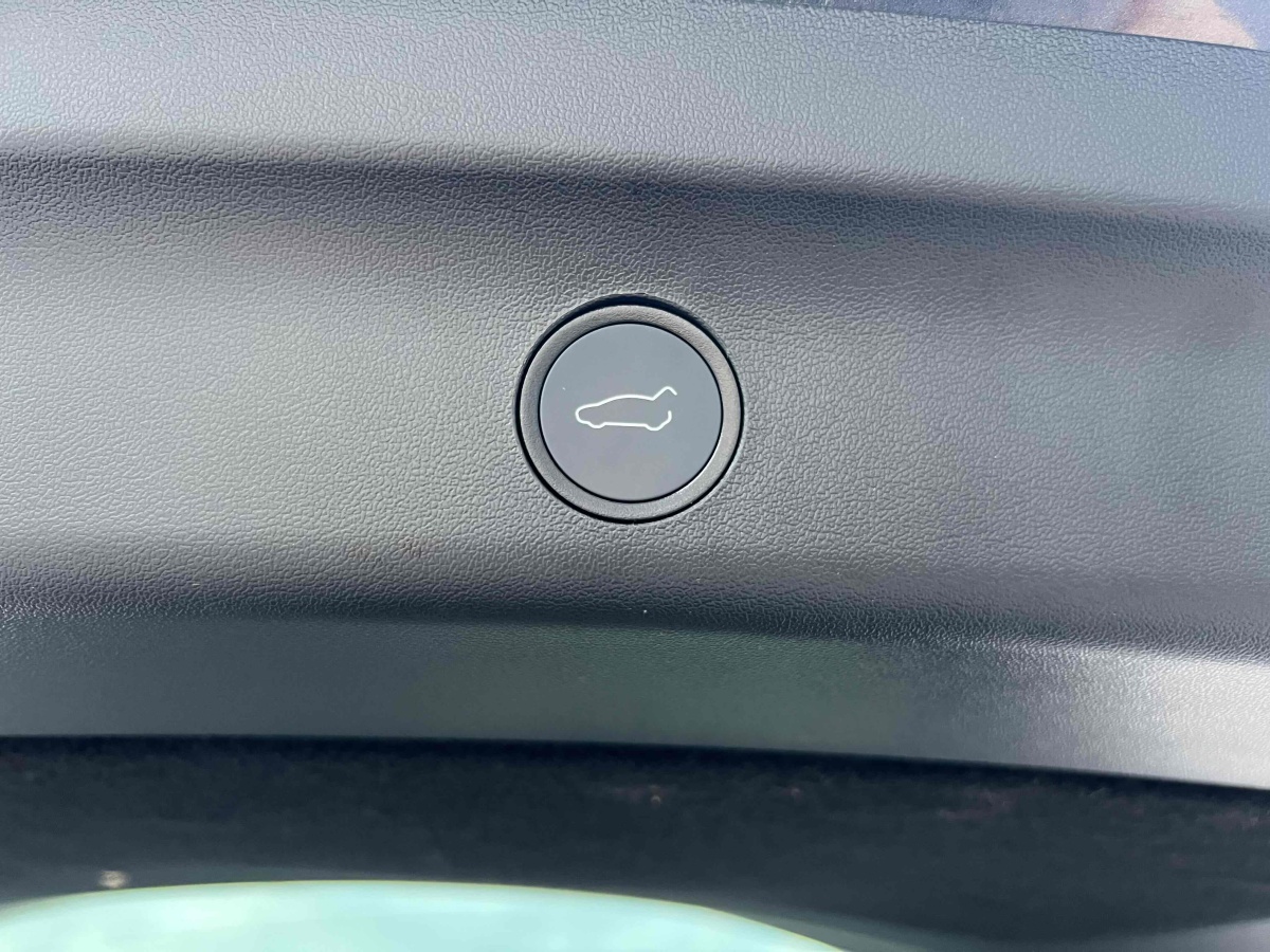 特斯拉 Model Y  2020款 改款 長(zhǎng)續(xù)航后輪驅(qū)動(dòng)版圖片