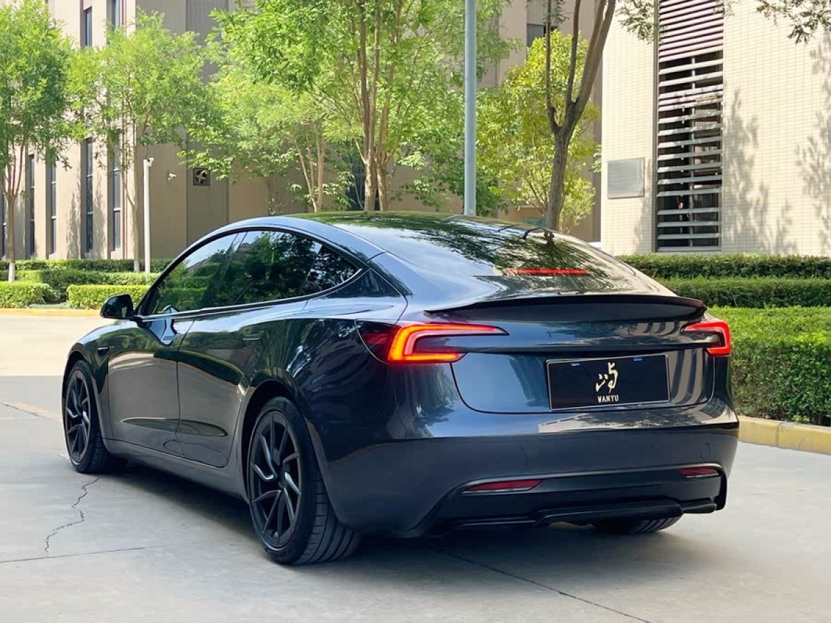 特斯拉 Model 3  2024款 高性能全輪驅(qū)動(dòng)版圖片
