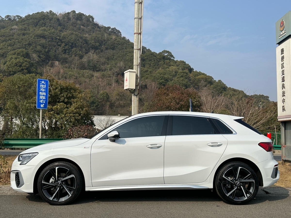 奧迪 奧迪A3  2023款 改款 Sportback 35 TFSI 時(shí)尚致雅型圖片