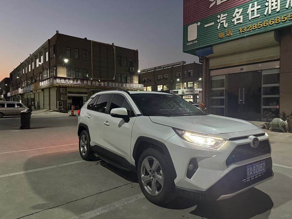 豐田 RAV4榮放  2022款 2.0L CVT兩驅(qū)風(fēng)尚Plus版圖片