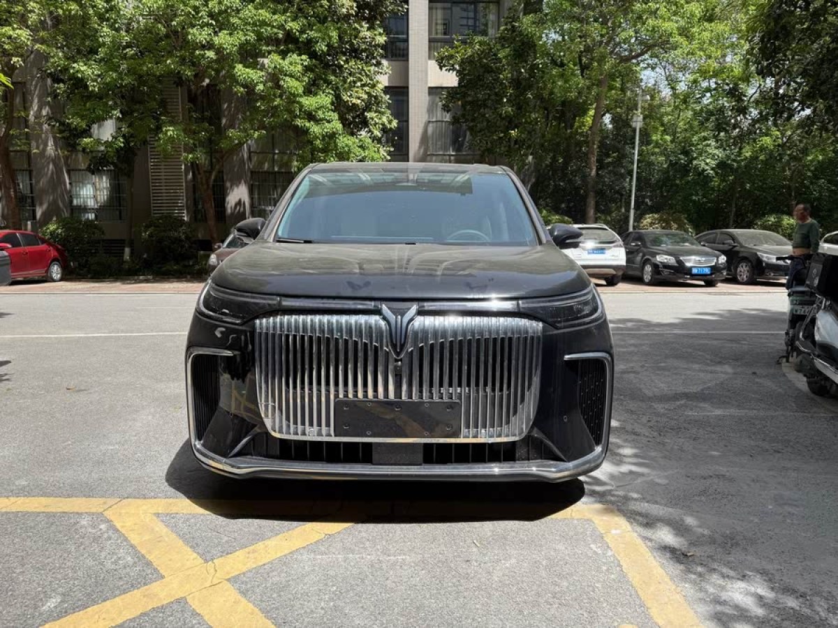 嵐圖 夢(mèng)想家  2025款 PHEV 四驅(qū)旗艦鯤鵬版圖片