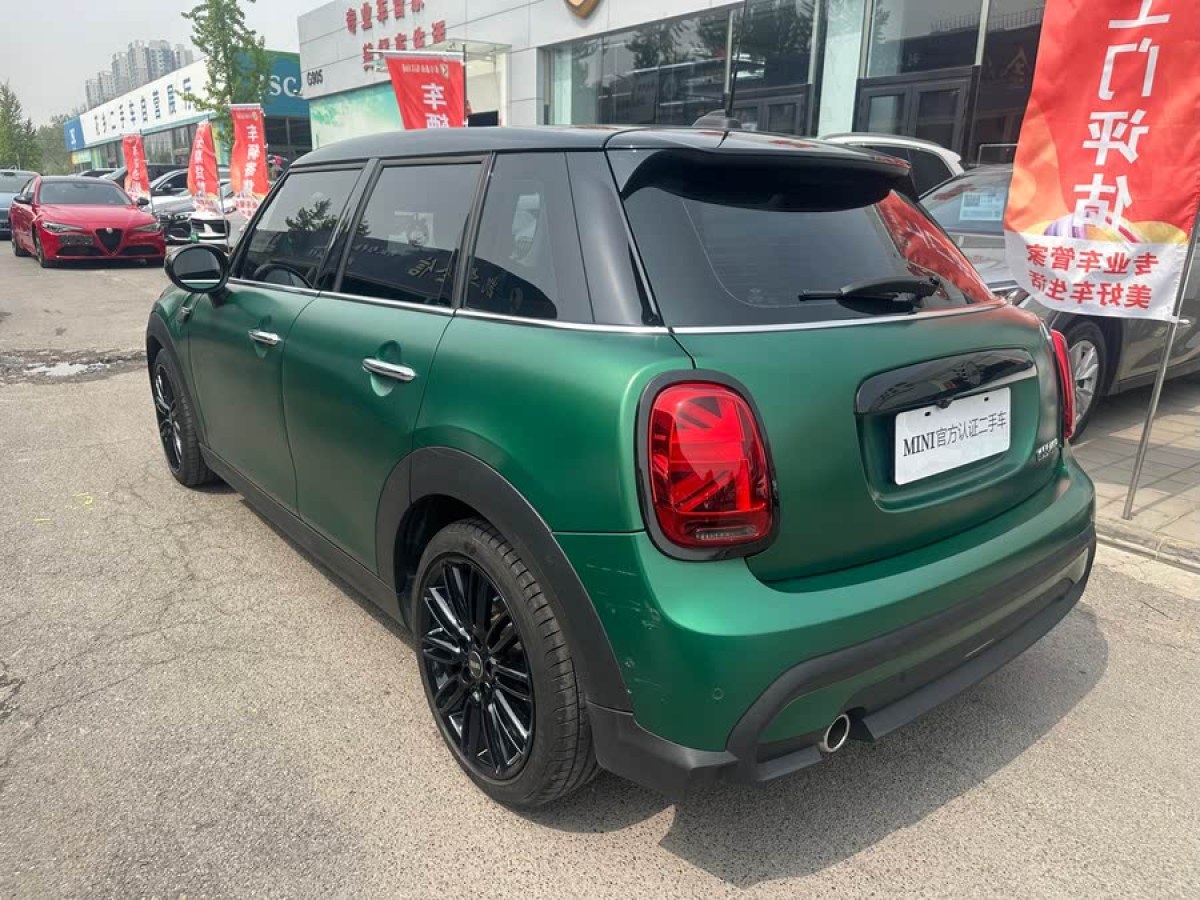 MINI MINI  2022款 改款 1.5T COOPER 經(jīng)典派 五門(mén)版圖片