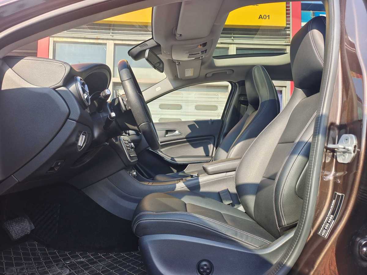 奔驰 奔驰GLA  2015款 GLA 220 4MATIC 时尚型图片