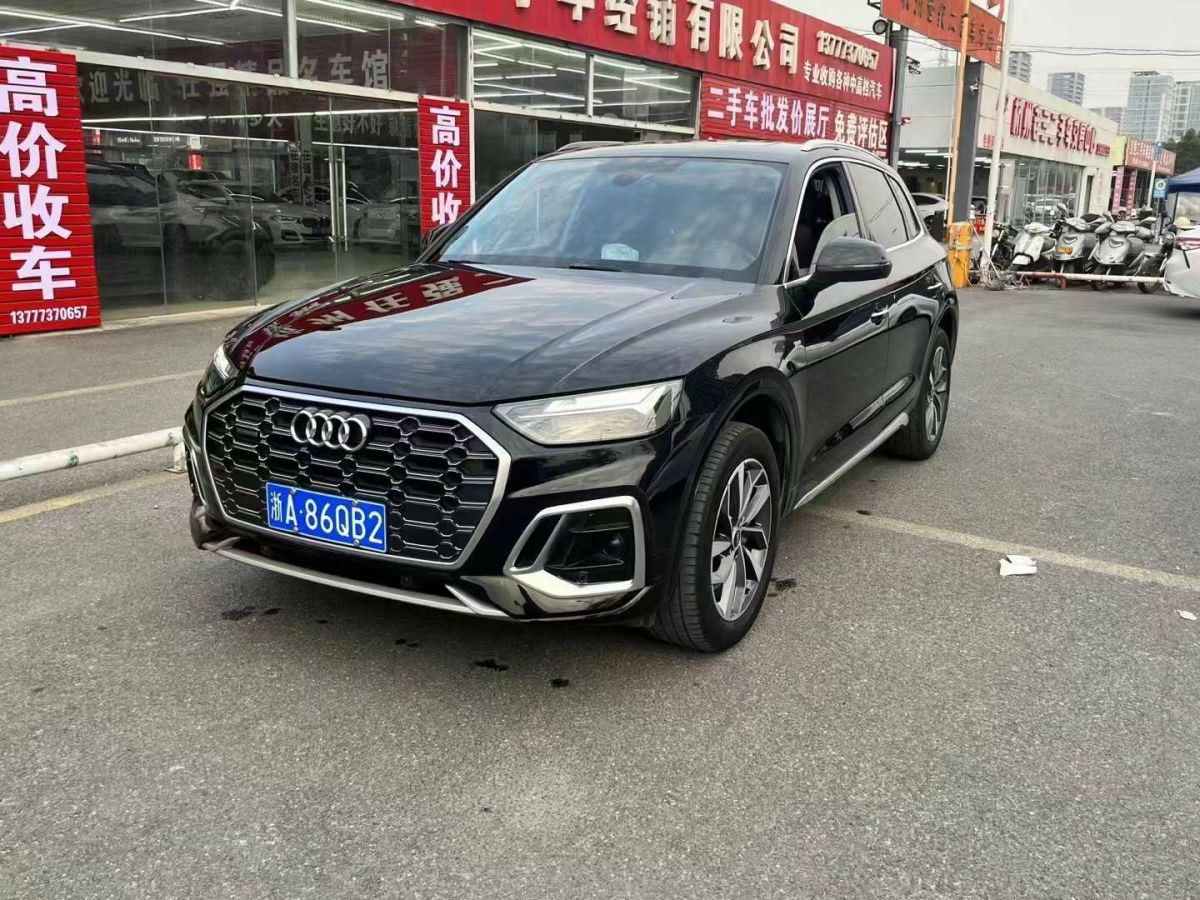 奧迪 奧迪Q5 e-tron  2023款 40 e-tron 星耀型 影武士版圖片