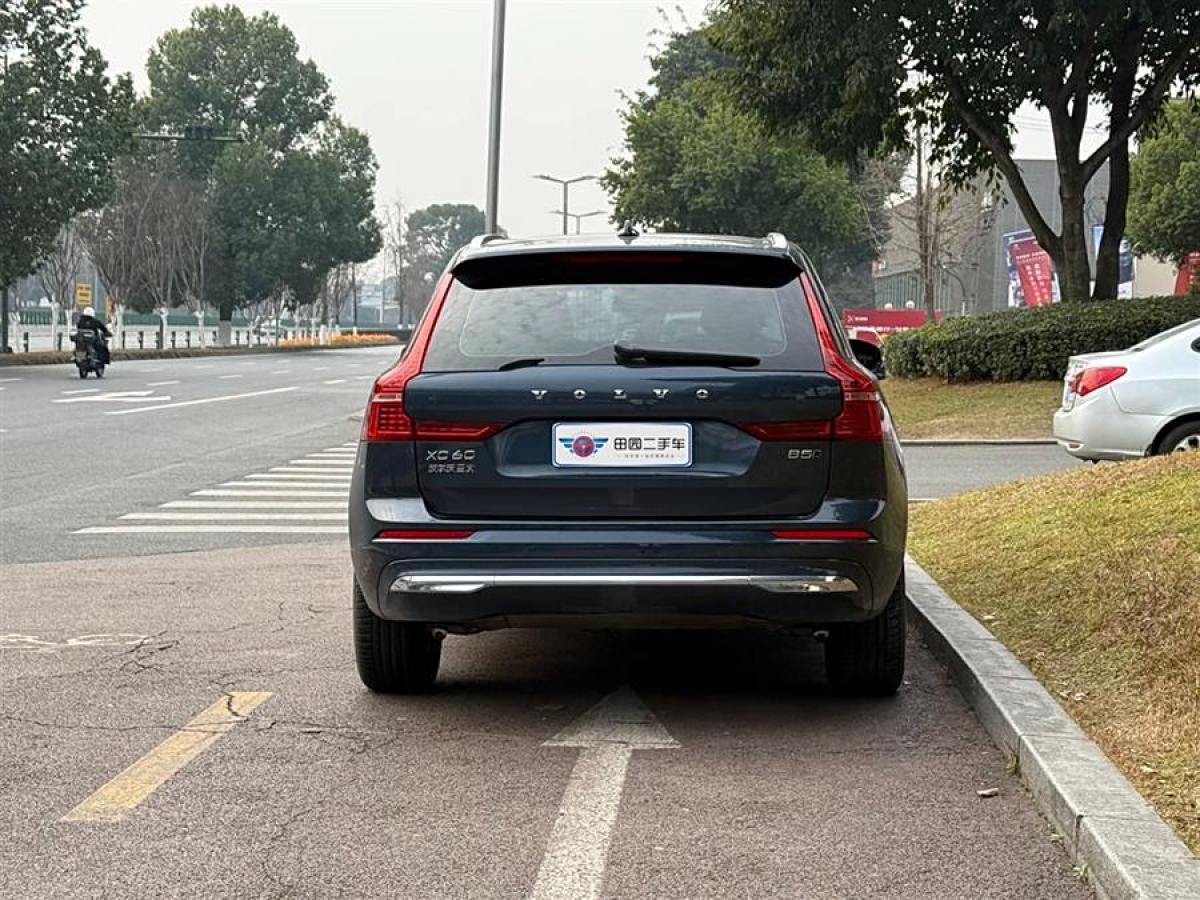 沃爾沃 XC60  2024款 B5 四驅(qū)智逸豪華版圖片