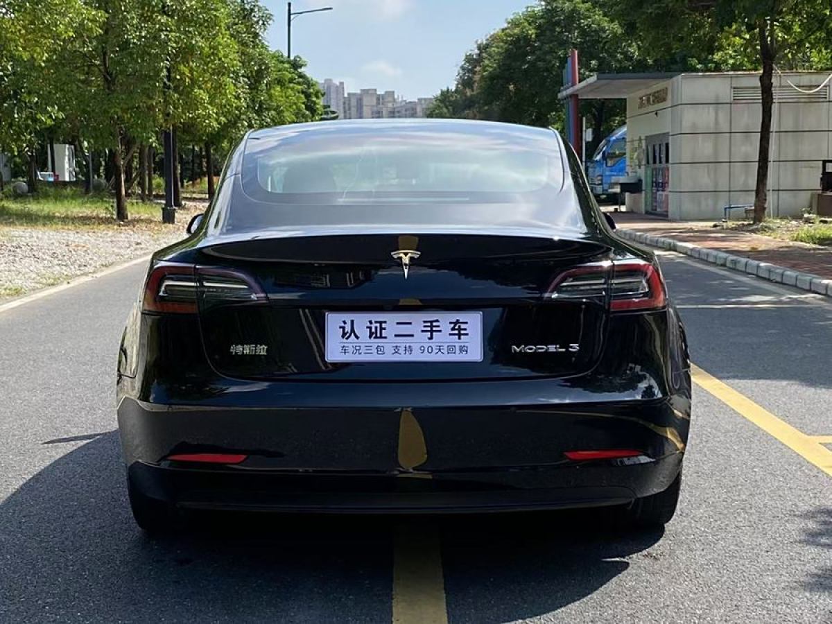 特斯拉 Model Y  2020款 改款 標(biāo)準(zhǔn)續(xù)航后驅(qū)升級版圖片