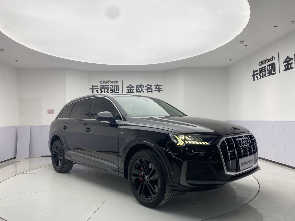 奧迪 奧迪Q7  2024款 45 TFSI quattro S line運(yùn)動(dòng)型圖片