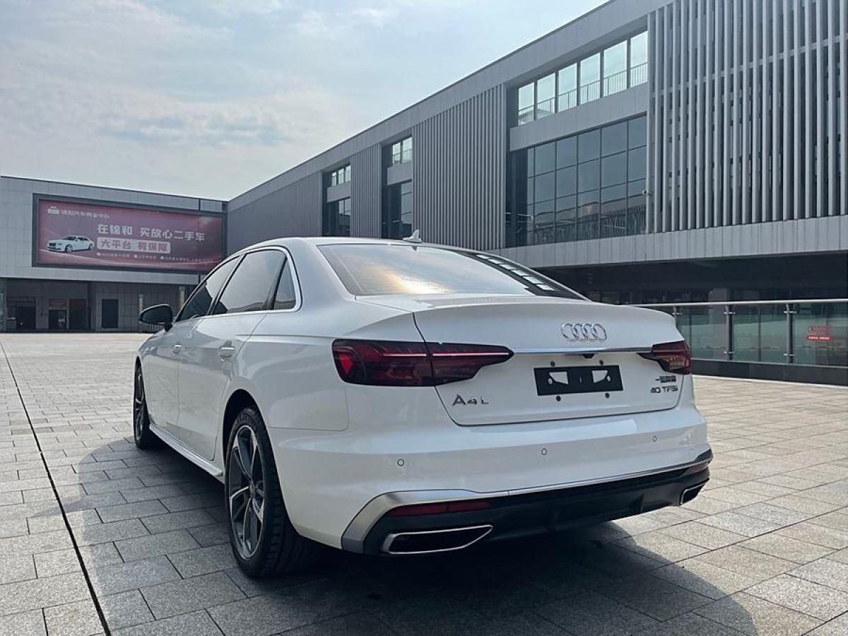 奧迪 奧迪A4L  2019款 40 TFSI 進(jìn)取型 國(guó)VI圖片