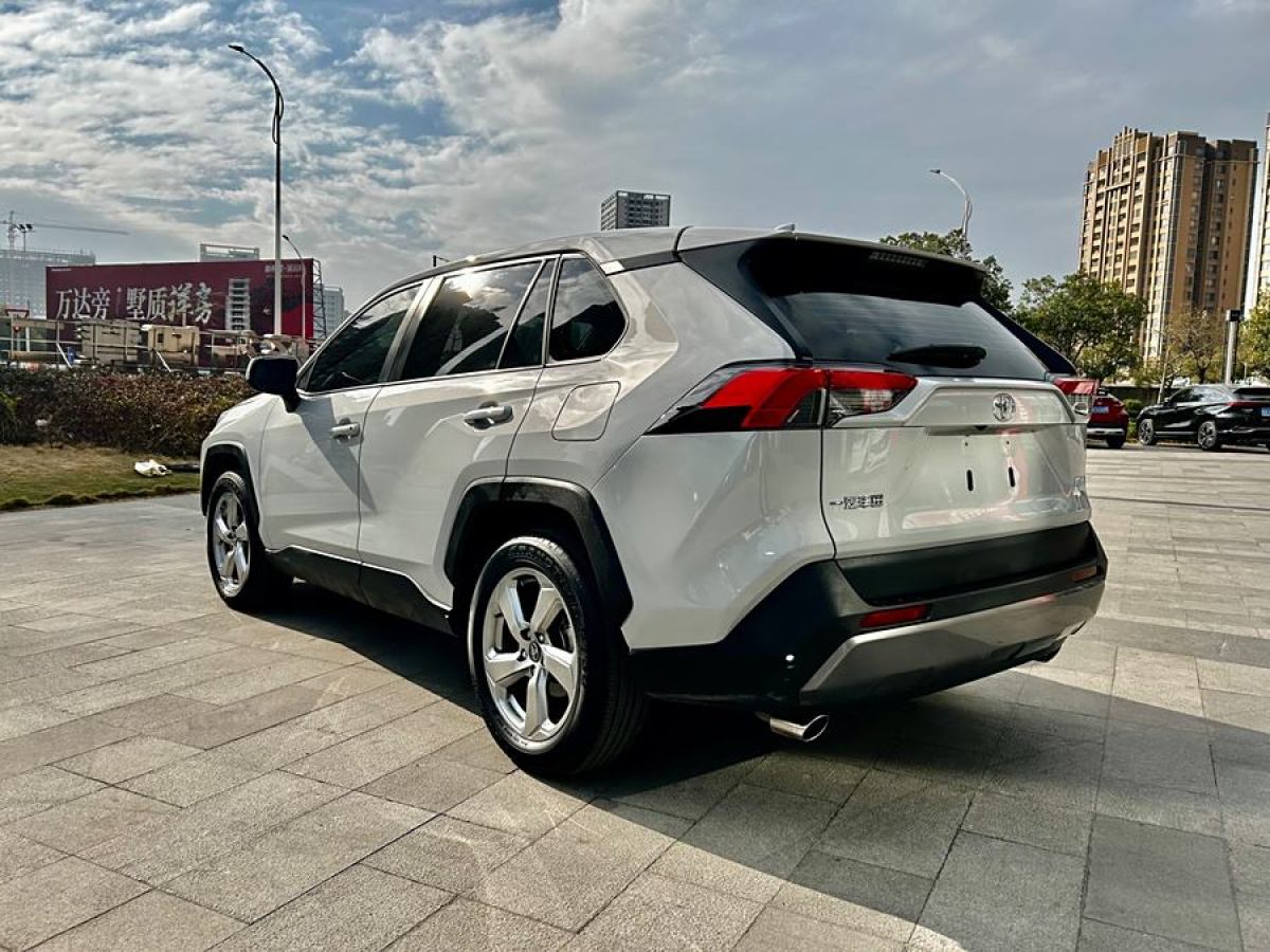 豐田 RAV4榮放  2022款 2.0L CVT兩驅(qū)風(fēng)尚版圖片