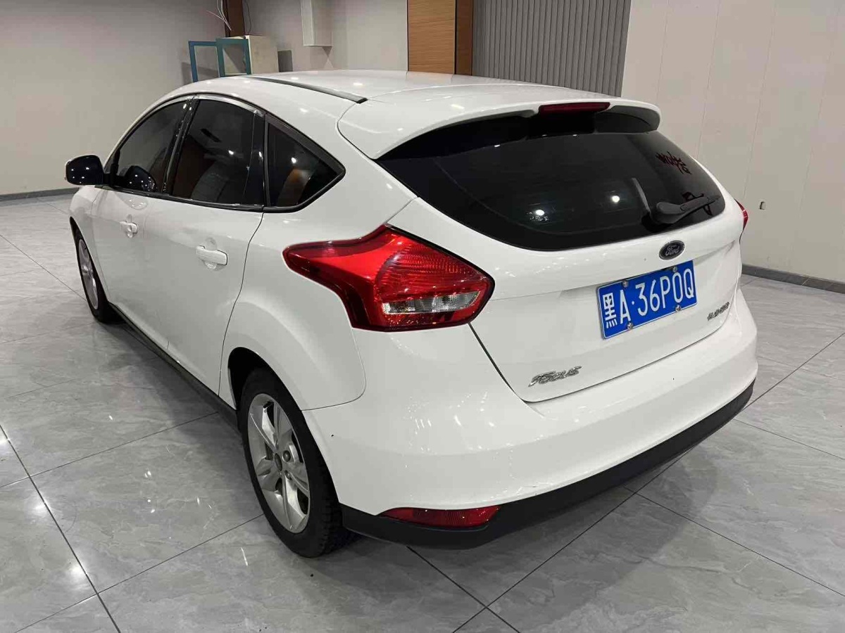 福特 ?？怂? 2018款 兩廂經(jīng)典 1.6L 自動舒適型智行版圖片