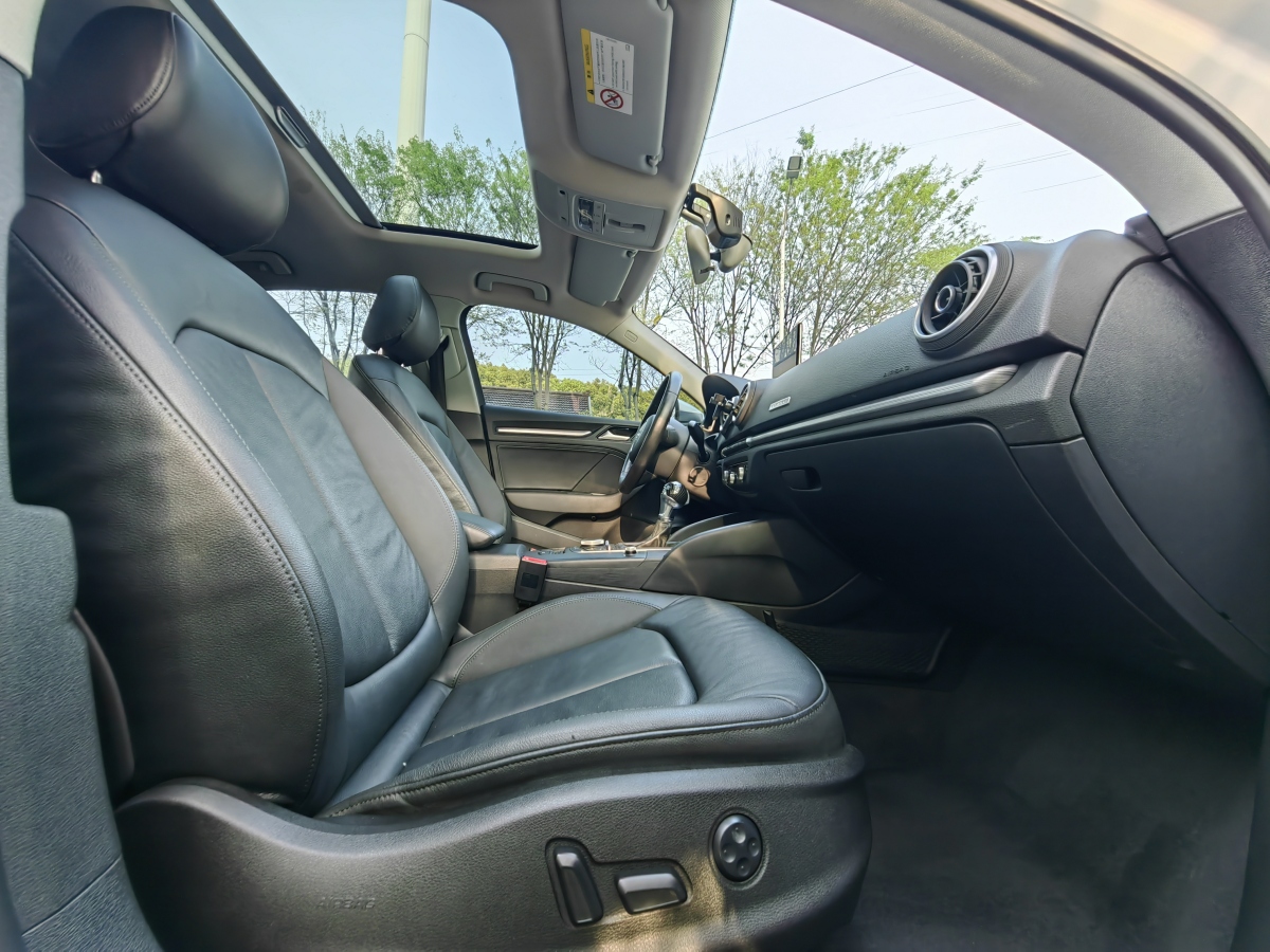 2015年1月奥迪 奥迪A3  2014款 Limousine 35 TFSI 自动舒适型
