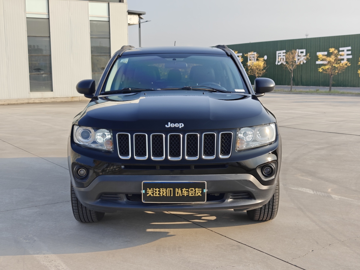 Jeep 指南者  2013款 2.4L 四驅(qū)豪華版圖片