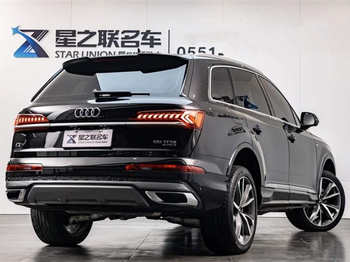 奧迪 奧迪Q7  2023款 55 TFSI quattro S line運(yùn)動型圖片