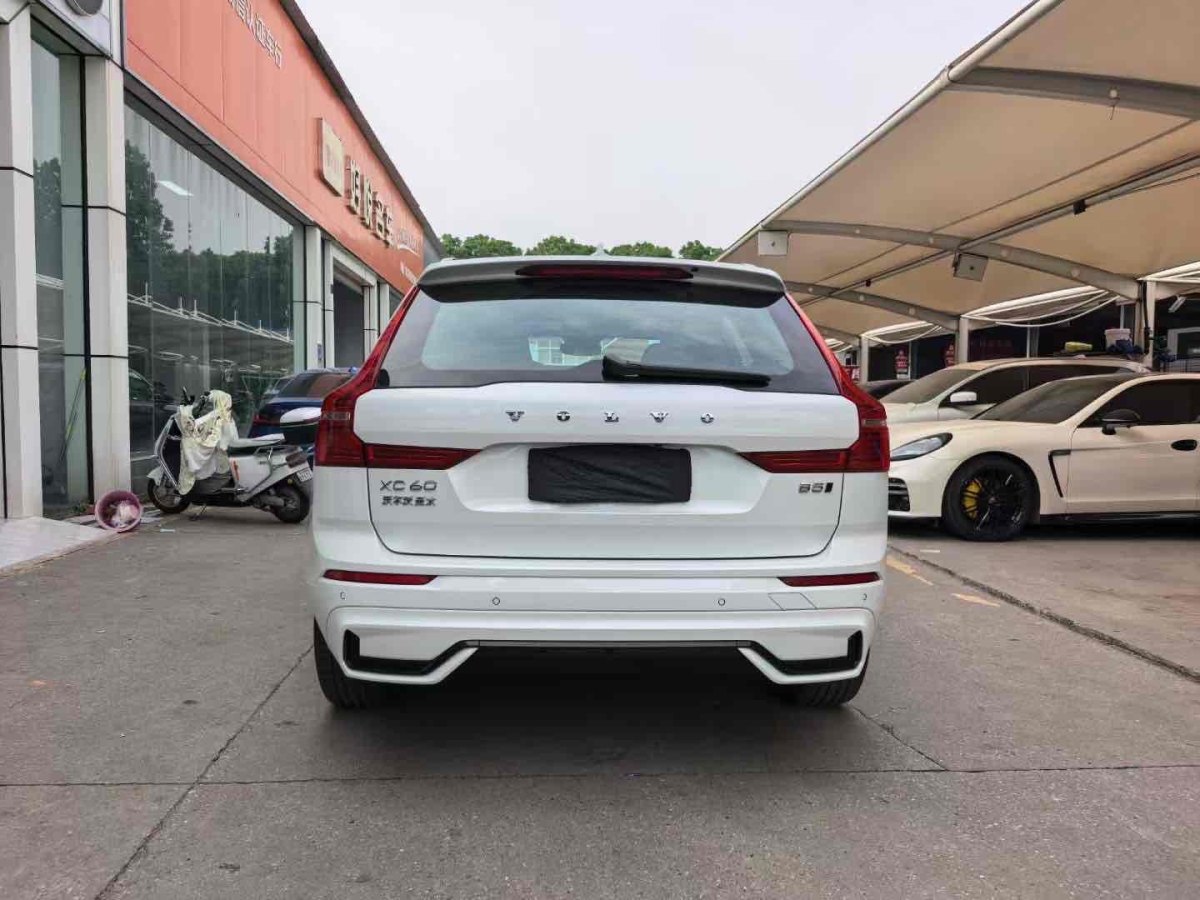 沃爾沃 XC60  2023款 B5 四驅(qū)智遠(yuǎn)運動版圖片
