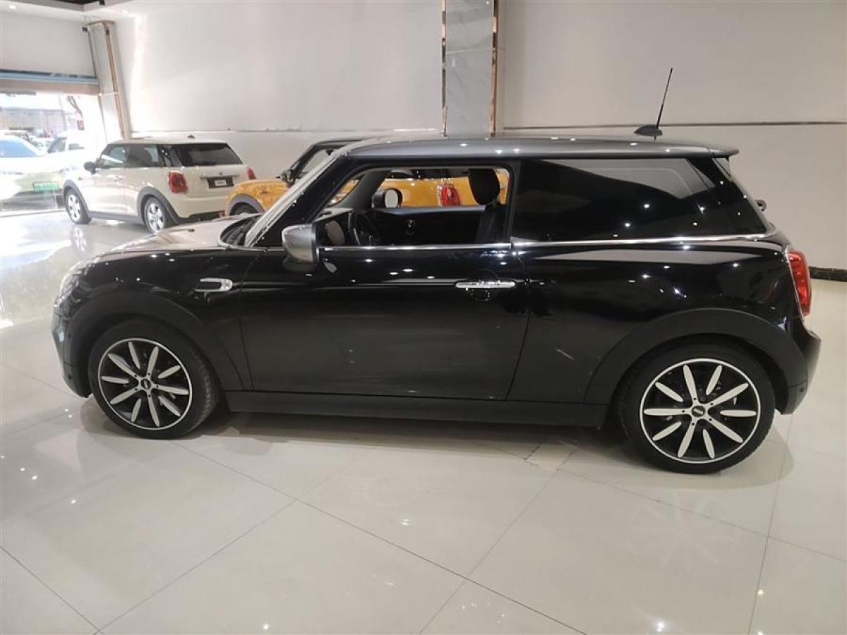 MINI MINI  2021款 1.5T COOPER 子夜黑特別版圖片