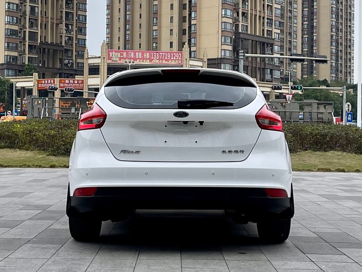 福特 ?？怂? 2018款 兩廂經(jīng)典 1.6L 自動舒適型智行版圖片