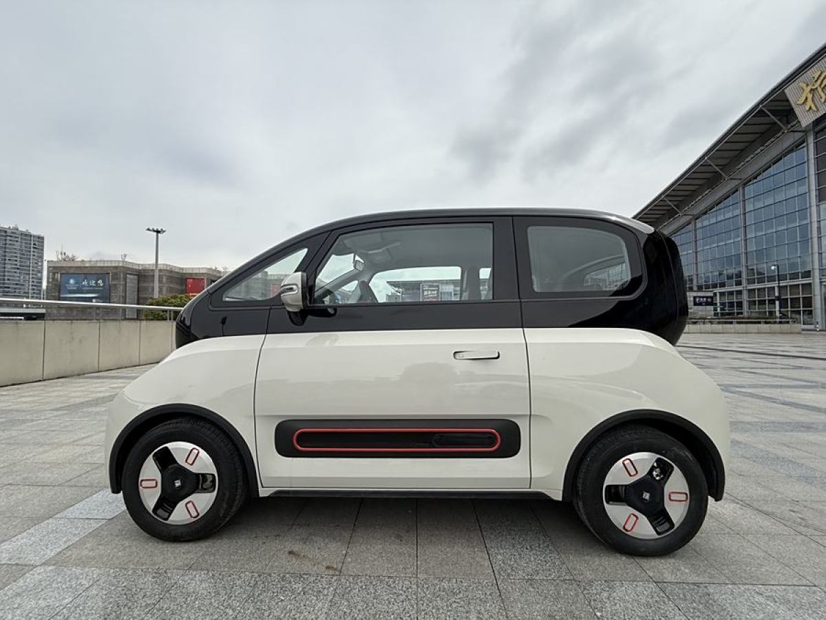 2023年1月寶駿 寶駿KiWi EV  2022款 藝術(shù)家輕享版 三元鋰