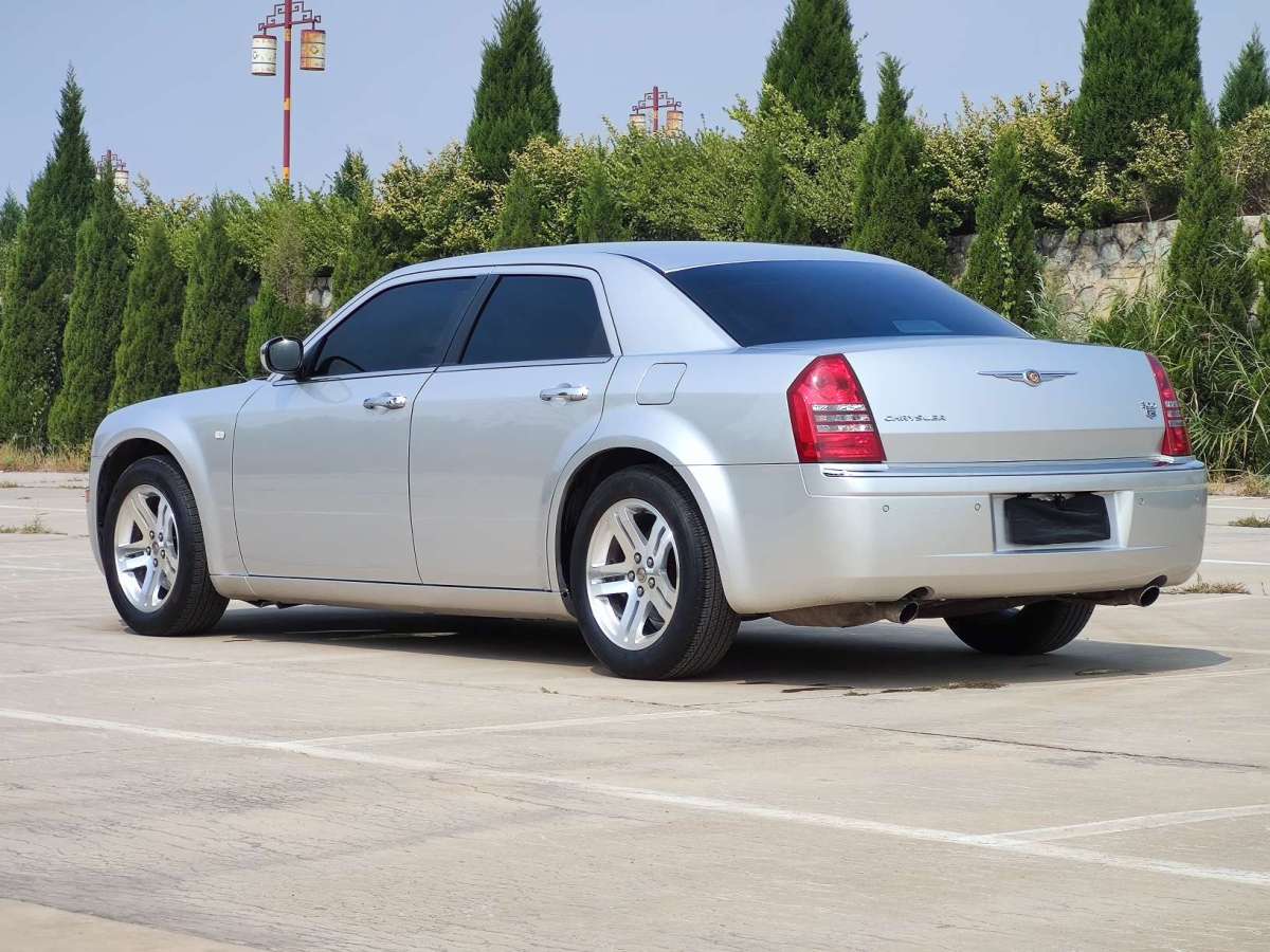 克萊斯勒 300c 2004款 5.7 v8圖片