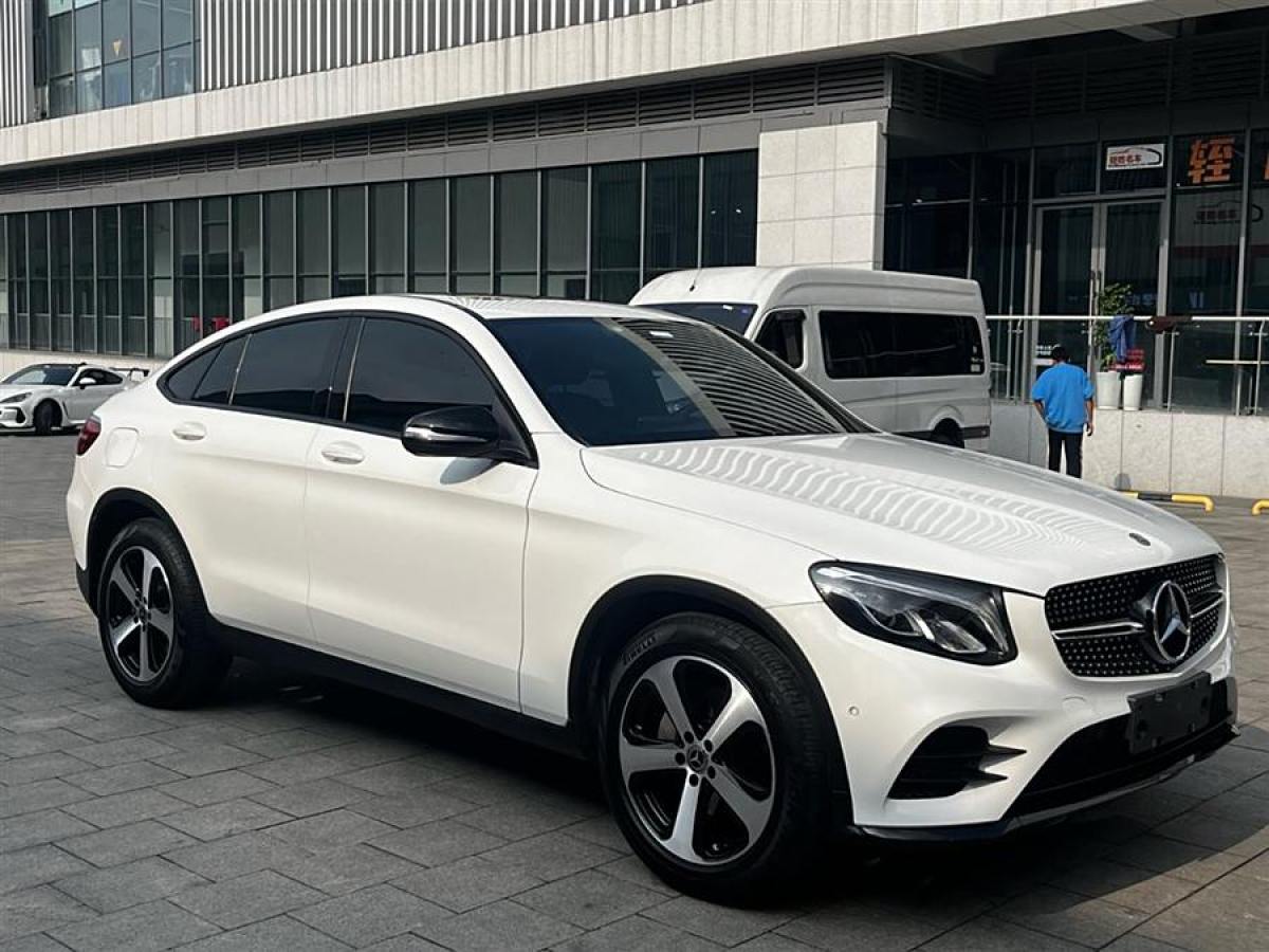 奔馳 奔馳GLC  2022款 改款 GLC 300 4MATIC 轎跑SUV圖片