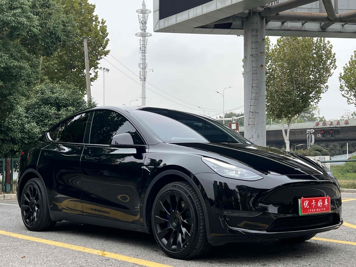 特斯拉 Model 3  2023款 長(zhǎng)續(xù)航煥新版 雙電機(jī)全輪驅(qū)動(dòng)圖片