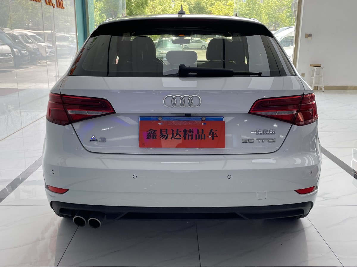 奧迪 奧迪A3  2018款 30周年年型 Sportback 35 TFSI 進(jìn)取型圖片