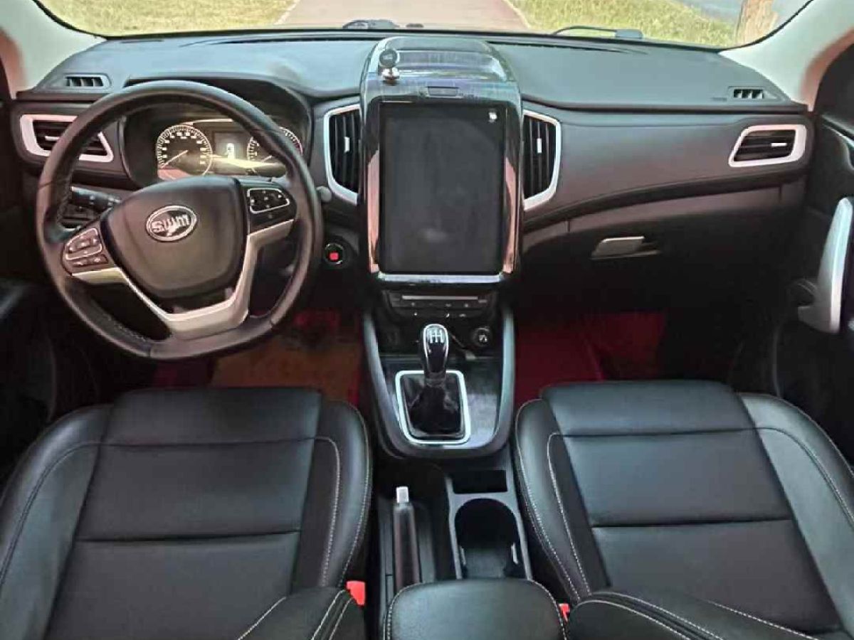 SWM斯威 X3  2018款 1.5L 手動時(shí)尚型圖片