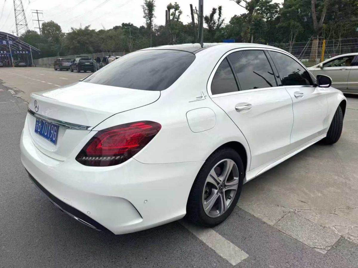 奔馳 奔馳C級(jí)  2021款 C 300 L 運(yùn)動(dòng)版圖片