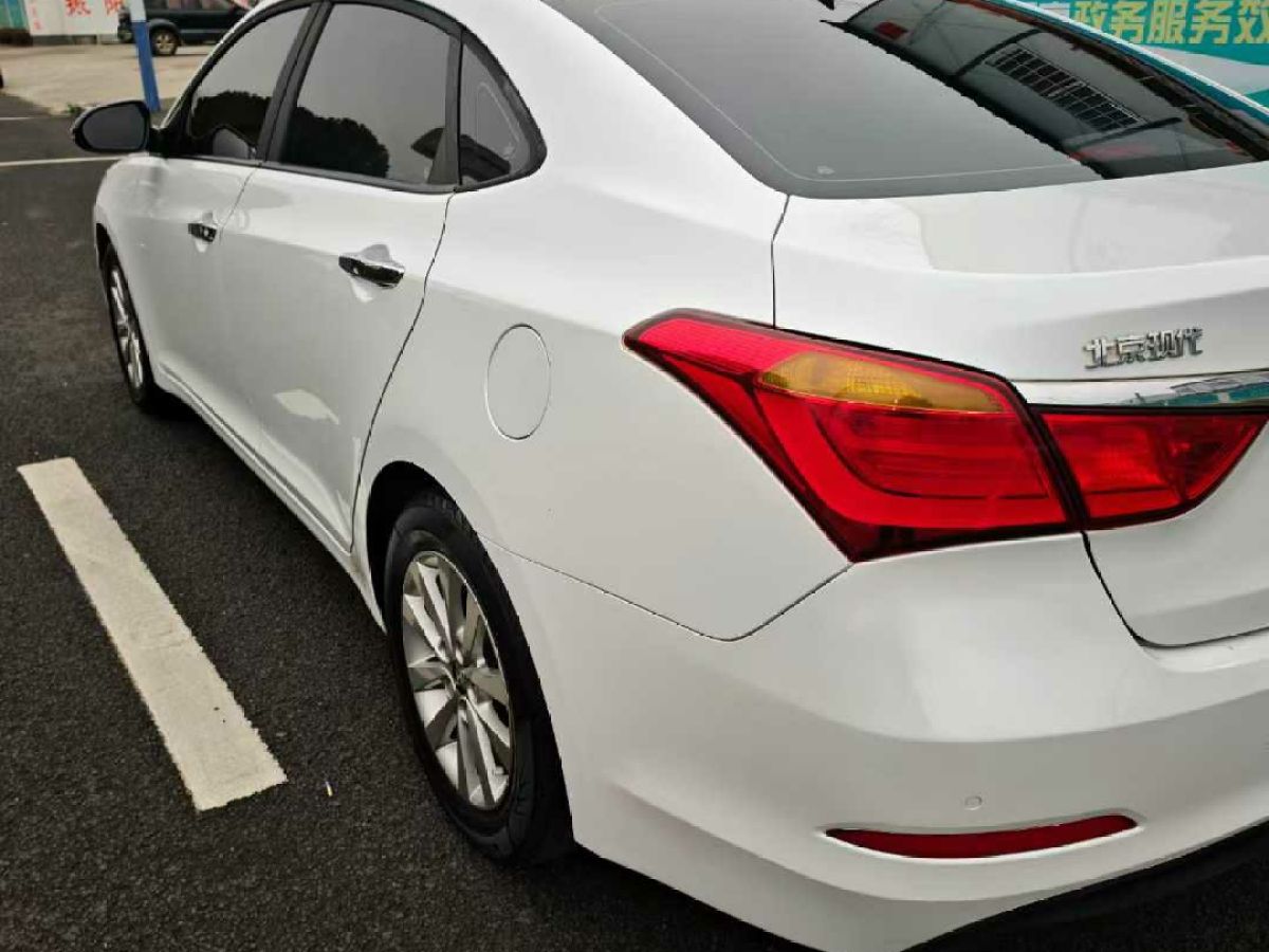 2015年10月現(xiàn)代 悅動  2015款 1.6L 自動舒適型