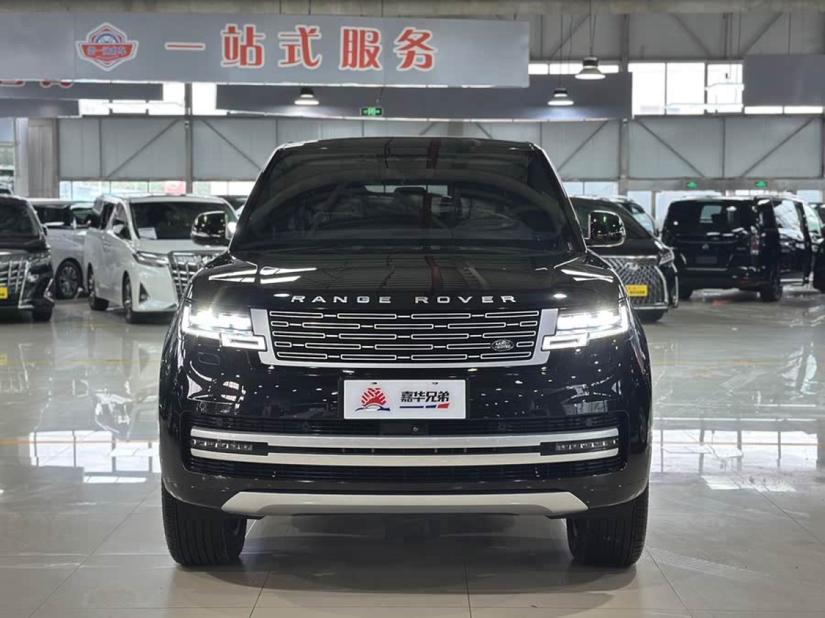 路虎 攬勝  2023款 3.0 L6 400PS 創(chuàng)世加長(zhǎng)版圖片