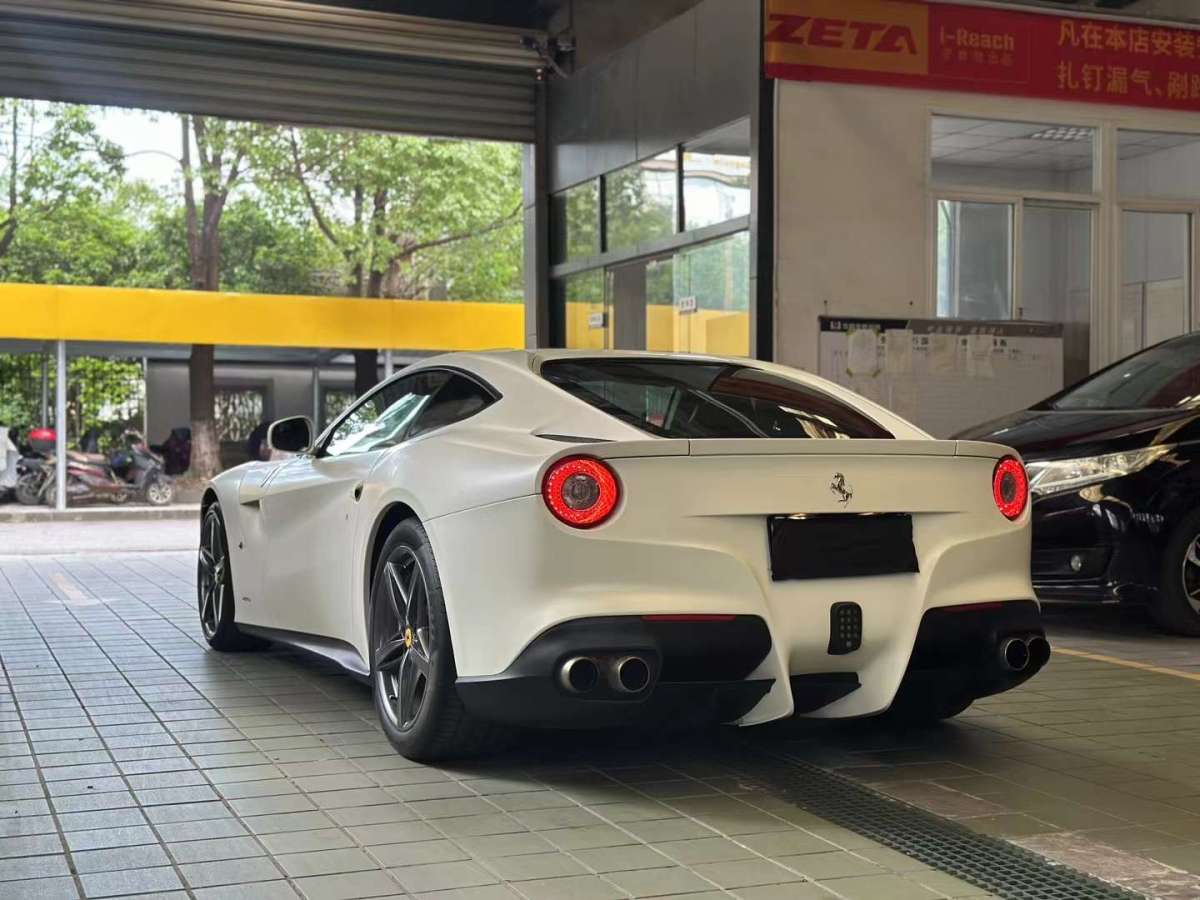 法拉利 F12berlinetta  2013款 6.3L 標(biāo)準(zhǔn)型圖片