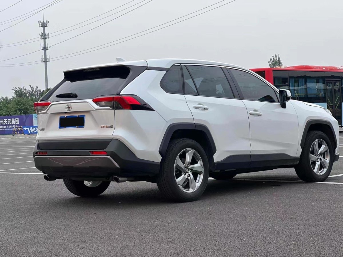 2022年5月豐田 RAV4  2018款 榮放 2.0L CVT兩驅(qū)風(fēng)尚版