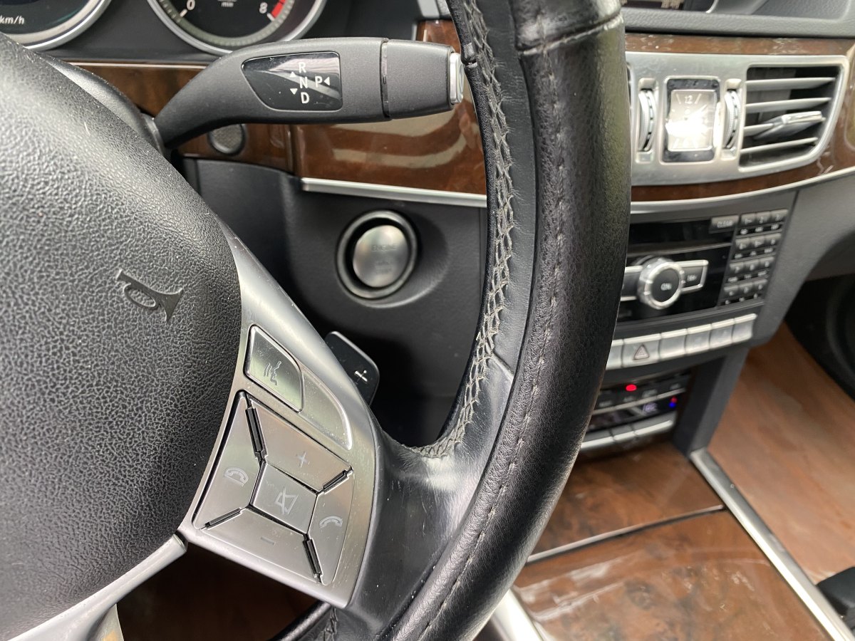 2014年1月奔驰 奔驰E级  2014款 改款 E 300 L